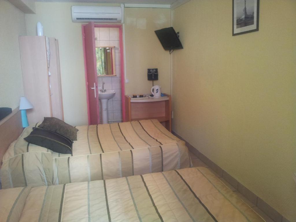 Hotel Royal Colombes Aulnay-sous-Bois Room photo